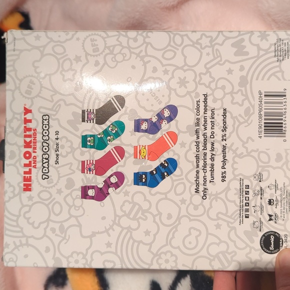 Hello Kitty and friends pack of 7 socks - Picture 4 of 4